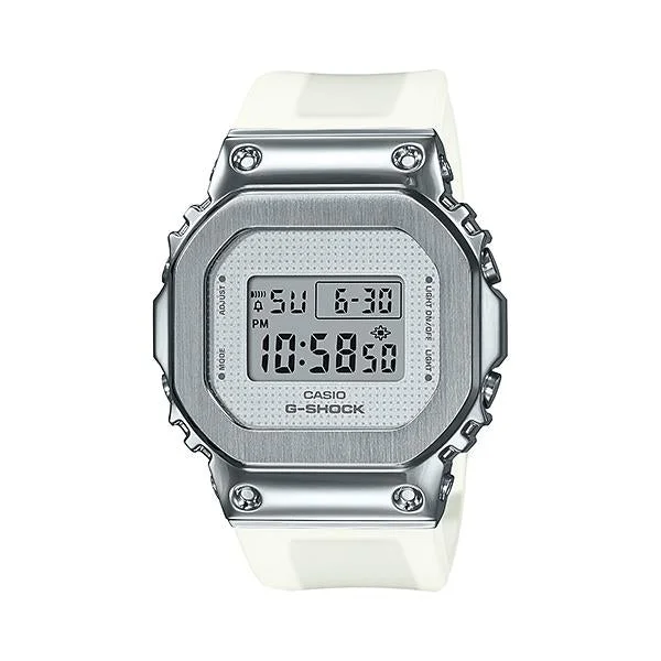 watches for men with intricate designs -CASIO G-SHOCK DIGITAL WOMENS 200M - GM-S5600SK-7DR